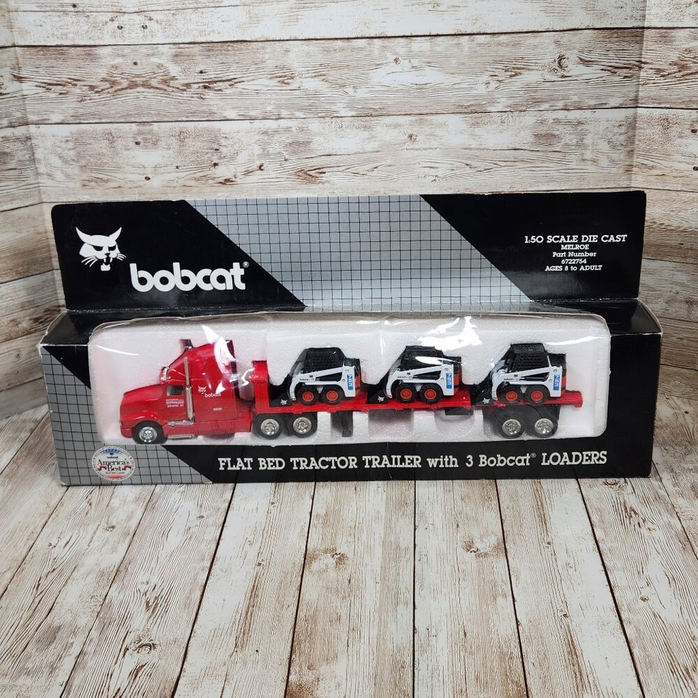 BOBCAT 1:50 Die Cast Flat Bed Tractor Trailer with 3 Bobcat Loaders 6722754 NIB
